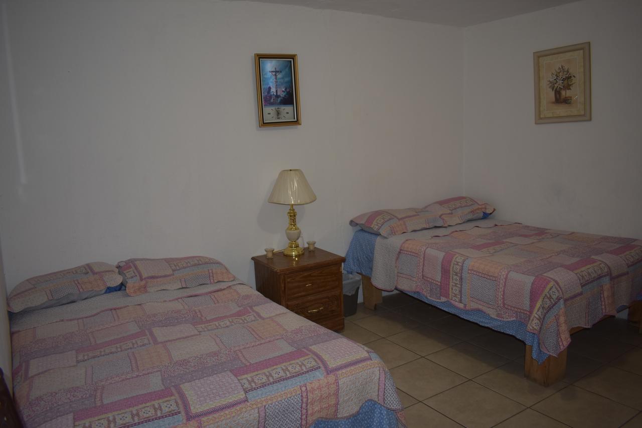 Blanquita Guesthouse Мануэль-Ф.-Мартинес Экстерьер фото